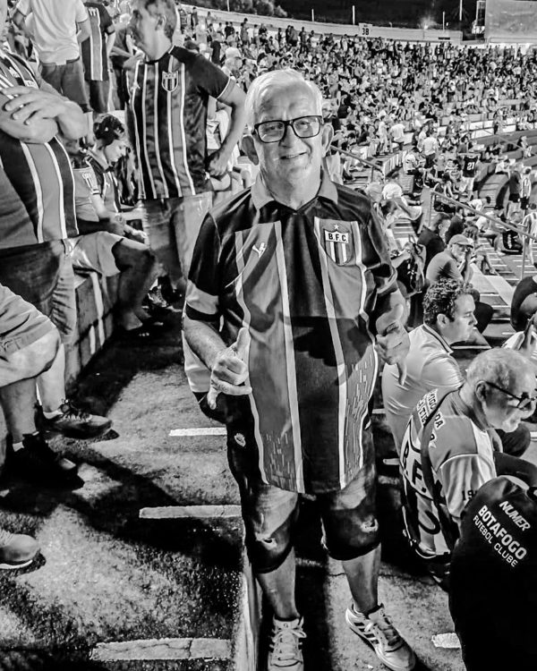 Torcedor do Botafogo-SP morre após infarto na arquibancada em jogo da Série B em Ribeirão Preto
