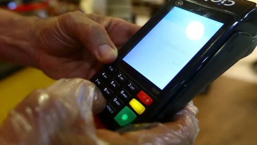 BC: bandeira de cartão terá de pagar transações em caso de falhas