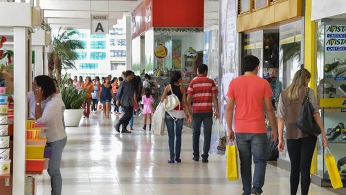 Vendas no comércio caem 0,3% em setembro; quinta queda em seis meses