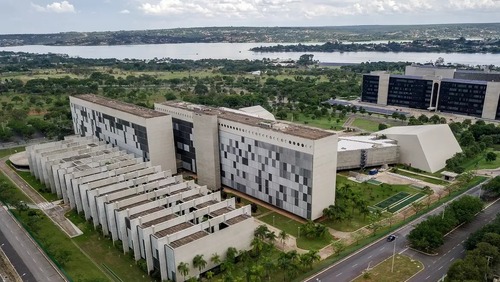 STJ proíbe Forças Armadas de afastar militares por transição de gênero