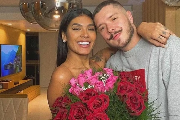 Pocah e empresário se separam após seis anos