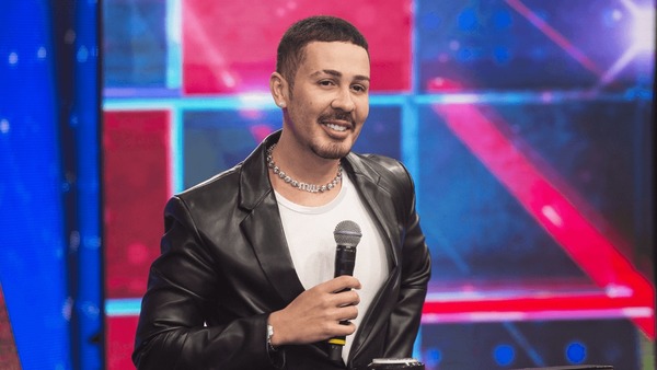 Carlinhos Maia é vaiado em trio de Ivete Sangalo e dispara: "Bichas malucas"