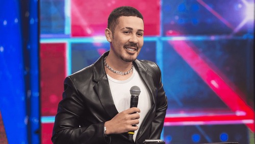 Carlinhos Maia é vaiado em trio de Ivete Sangalo e dispara: "Bichas malucas"