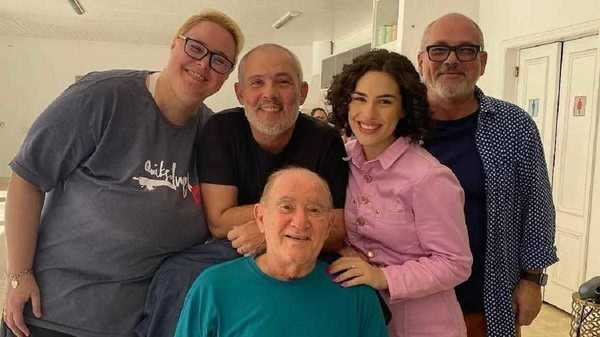 Quem é a filha de Renato Aragão que acusa o pai de calote