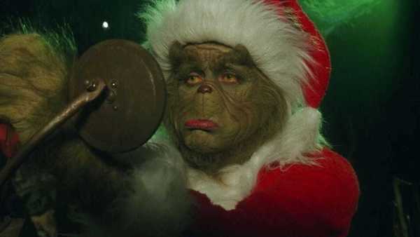 'O Grinch' completa 25 anos: Jim Carrey quase desistiu do filme durante as gravações; entenda