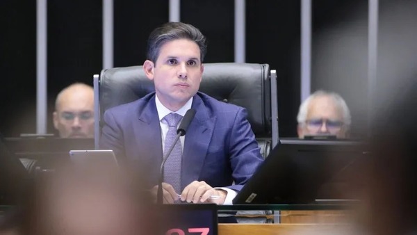 Hugo Motta insere projeto antifacção na pauta da Câmara desta terça-feira