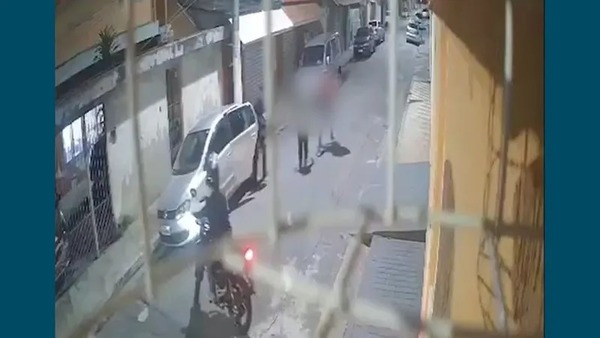 Polícia prende atirador que matou jovem na frente do pai e do namorado durante assalto em SP