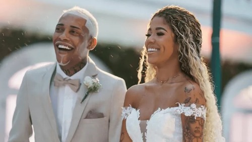 Poze e Vivi Noronha trocam farpas na web; MC posta foto com mulher na cama