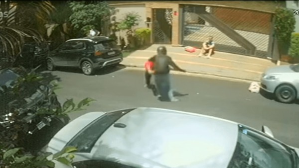 PM aposentado reage a assalto e é baleado por criminoso