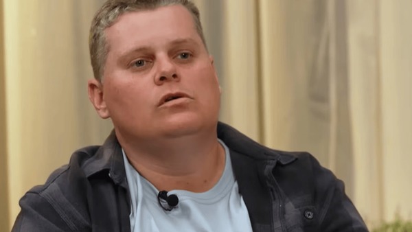 Sandrão diz que andava armado em Tremembé e detona série: "Mentira"