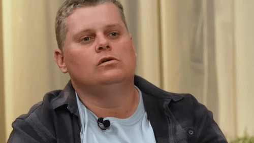 Sandrão diz que andava armado em Tremembé e detona série: "Mentira"