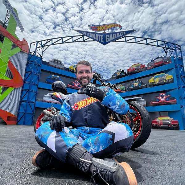 Piloto morre durante show de manobras radicais no Beto Carrero