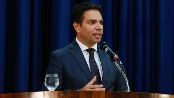 Foragido, Ramagem ataca Moraes, chama STF de "ditadura da toga" e diz que protegeu família