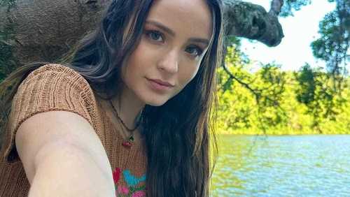 Larissa Manoela sobre os pais: "Não contei nem 1% do que passei"