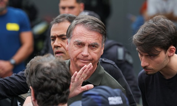 Moraes autoriza Bolsonaro a receber comida especial na prisão