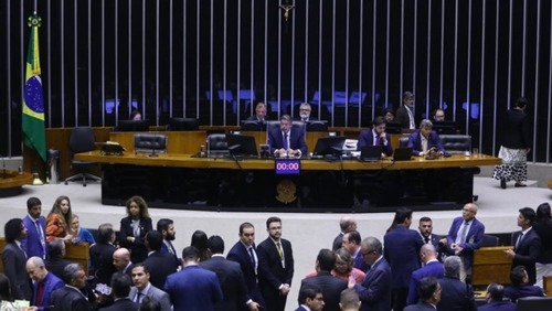 Congresso derruba 24 vetos de Lula sobre licenciamento ambiental