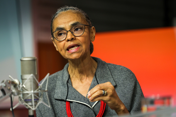 Marina diz que governo estuda acionar o STF após Congresso derrubar vetos ao licenciamento