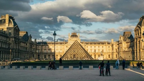 Turistas não-europeus pagarão mais caro para visitar o Louvre; veja os valores