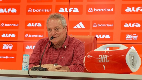 Abel Braga faz comentário homofóbico durante apresentação no Internacional