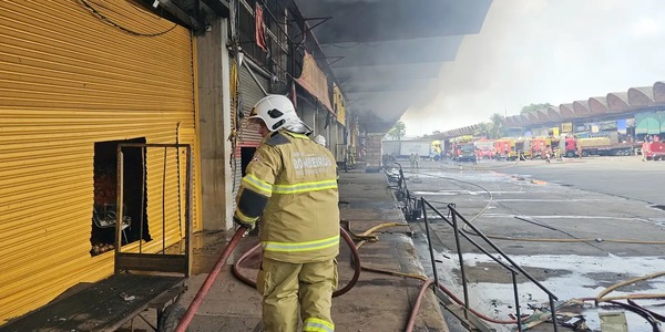Rio: Ceasa informa que 28 lojas foram destruídas por incêndio