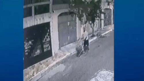 Corpo de mulher é encontrado dentro de carrinho de supermercado em SP