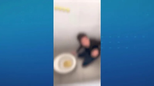 Aluno sofre bullying e é forçado a beber urina em escola de Minas Gerais