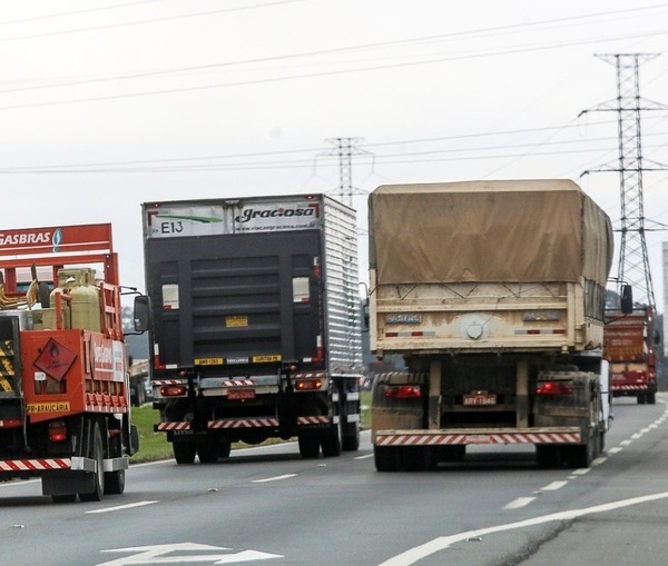 O que se sabe sobre a paralisação de caminhoneiros
