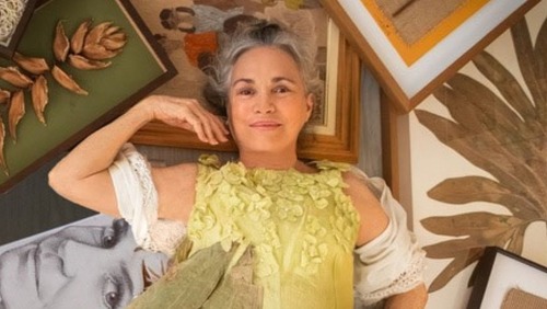 Regina Duarte volta à Globo e se emociona com homenagem: "Gratidão"