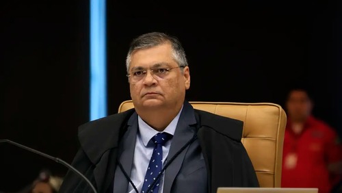 Ministro proíbe repasse de emendas para Eduardo Bolsonaro e Ramagem