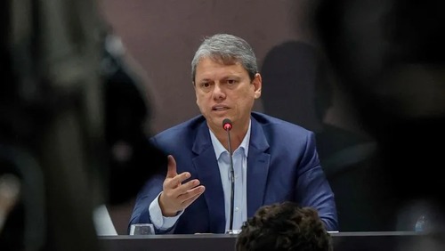 Flávio ligou para Tarcísio para avisar sobre escolha de Bolsonaro