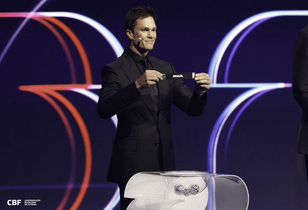 Tom Brady, ex de Gisele, sorteia Brasil na Copa de 2026; veja reação da web