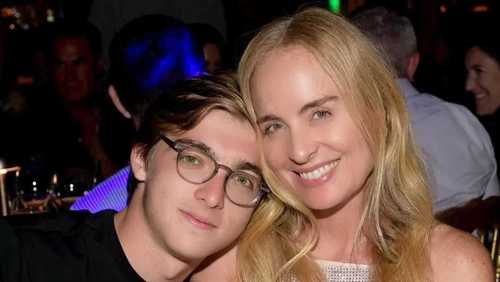 Angélica se emociona ao contar que deixou formatura do filho para trabalhar