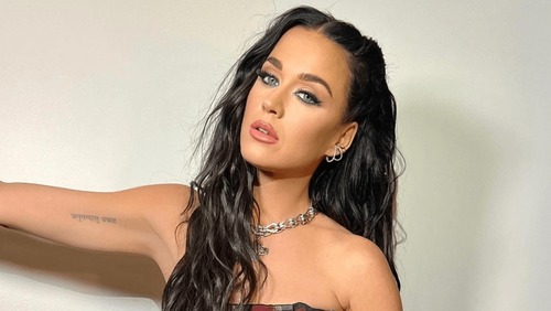 Assumidos! Katy Perry posta fotos em clima de romance com Justin Trudeau