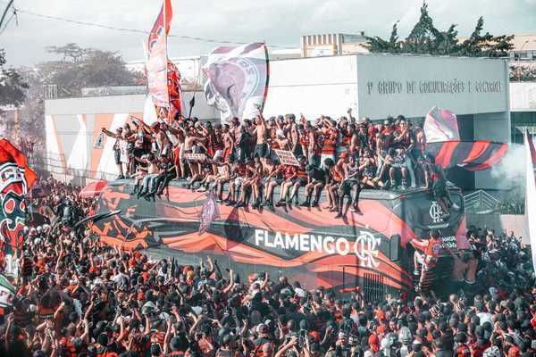 70% dos 'sugar daddies' no Brasil são flamenguistas, aponta pesquisa