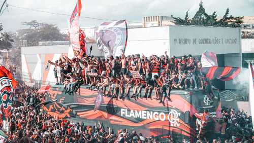 70% dos 'sugar daddies' no Brasil são flamenguistas, aponta pesquisa