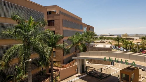 Anvisa determina suspensão de tônico capilar e apreensão de cosméticos