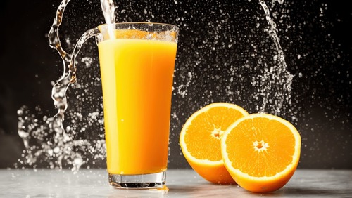 Estudo afirma que tomar suco de laranja todo dia pode ajudar o coração