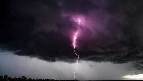 Ciclone extratropical avança e mantém 11 estados em alerta até quinta (11)