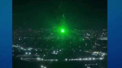 Apontar laser para aviões é crime e coloca vidas em risco, alerta professor