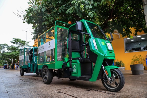 Centro de Ribeirão Preto ganha reforço na limpeza com frota de tuktuks em operação diária