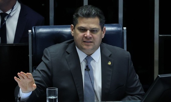 Alcolumbre quer pautar dosimetria o mais rápido possível no Senado