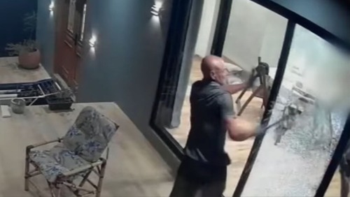 VÍDEO: Briga entre vizinhos termina com duas pessoas hospitalizadas no RS