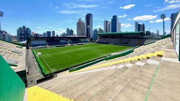 Clubes defendem gramado sintético e pedem debate 'com responsabilidade'