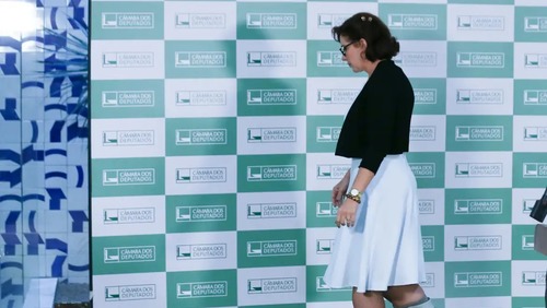 Câmara rejeita cassação da deputada Carla Zambelli
