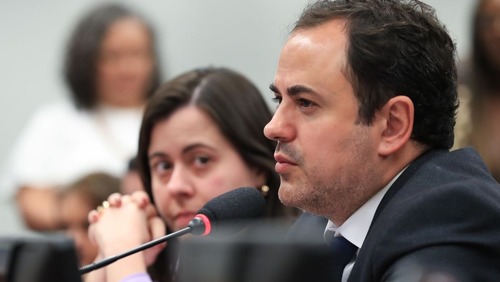Câmara decide suspender Glauber Braga por 6 meses