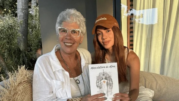 Xamã de Anitta diz que rebolar "libera traumas emocionais"