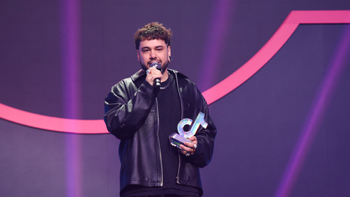 TikTok Awards 2025 coroa Brino como criador do ano