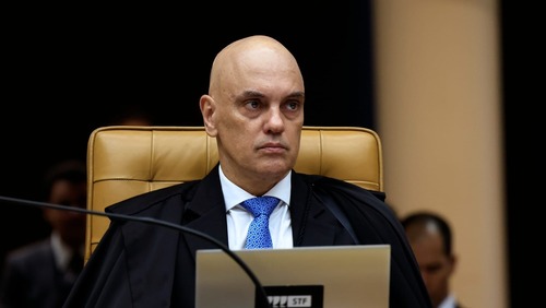 Decisão de Moraes sobre Carla Zambelli gera reações em Brasília