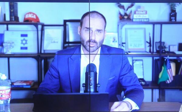 Eduardo Bolsonaro lamenta retirada de Moraes da Lei Magnitsky: "Pesar"