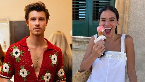 Bruna Marquezine e Shawn Mendes tomam banho de mar em clima de romance